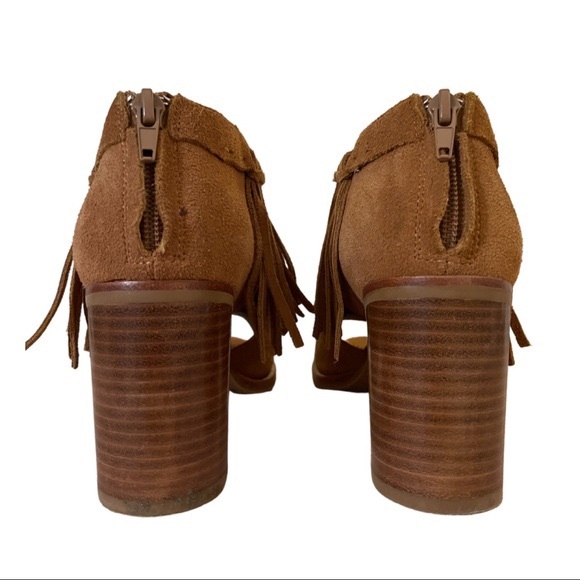 Suede fringe booties. Size 8 - Picture 2 of 7